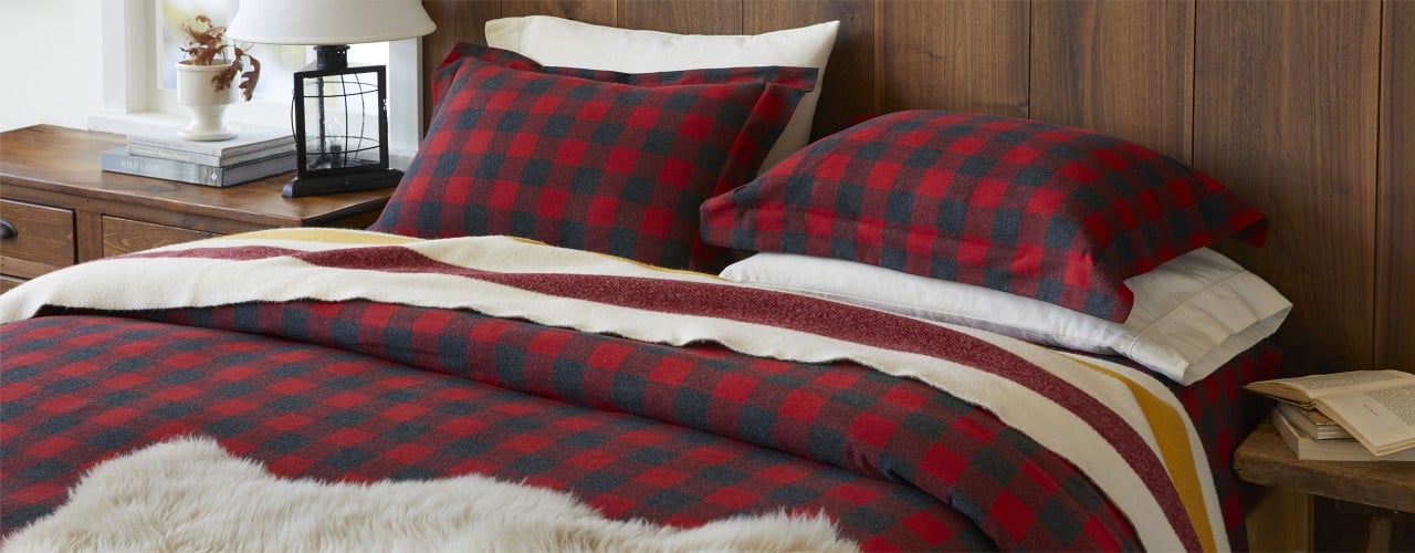 Bed set with flannel pillows and flannel blanket